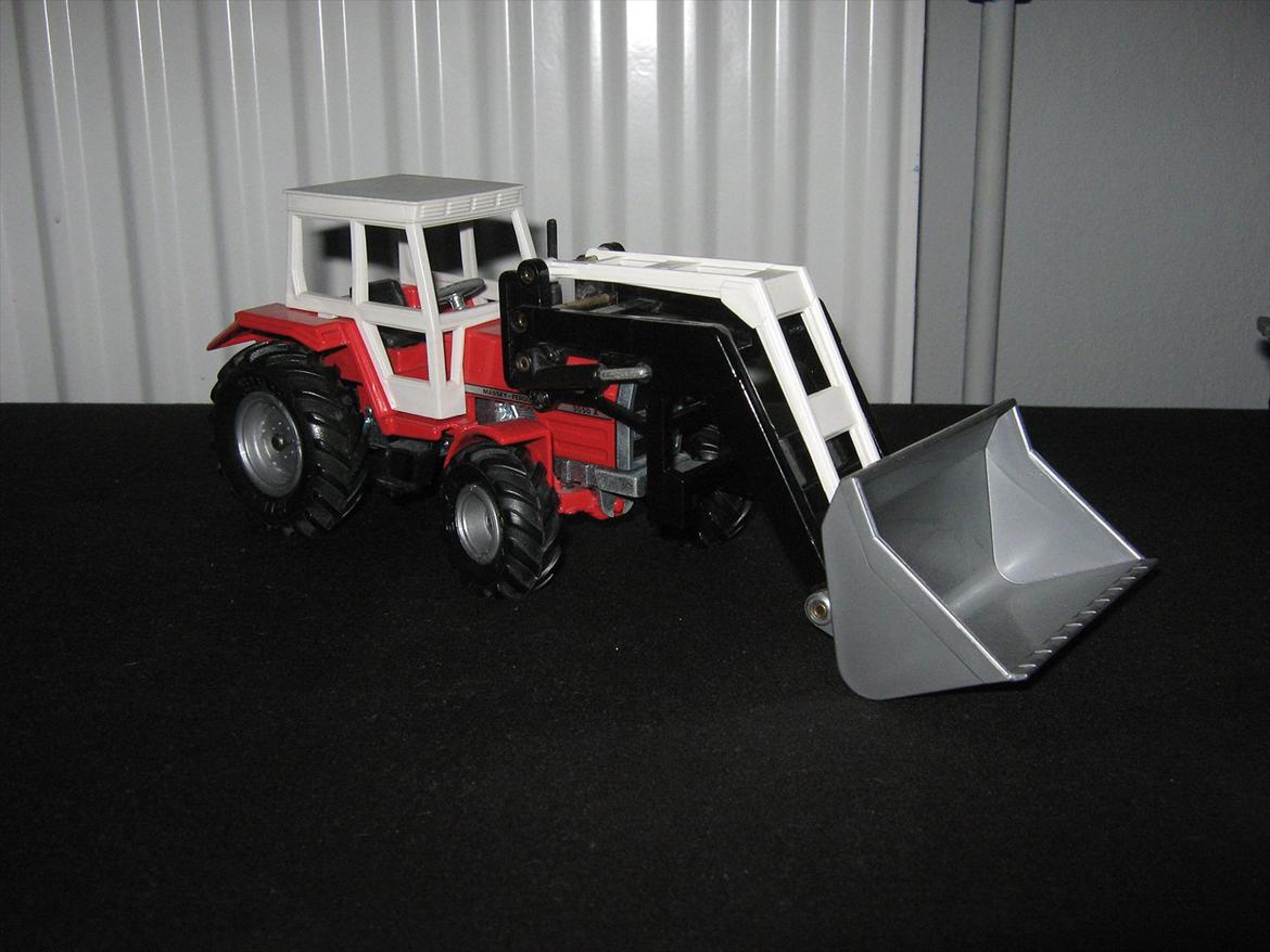 massey ferguson modeltraktorer og redskaber - 21. siku mf 3050A med frontskovl billede 40