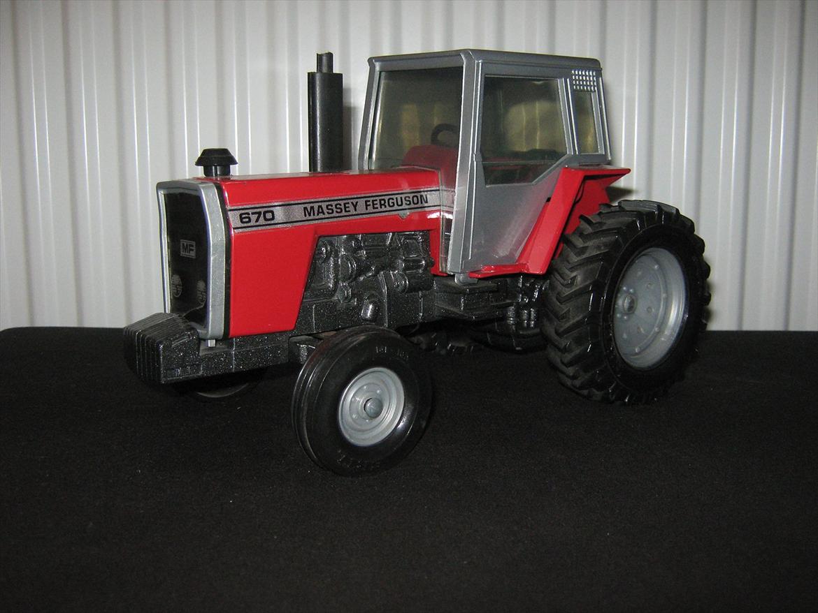 massey ferguson modeltraktorer og redskaber - 22. ERTL mf 670 billede 42