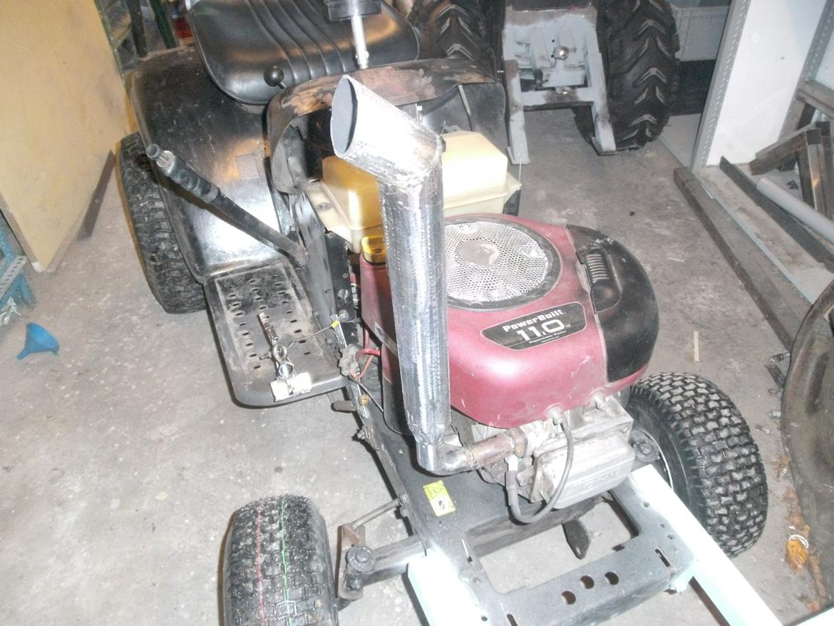 Udstødning på den lille havetraktor :D billede 3