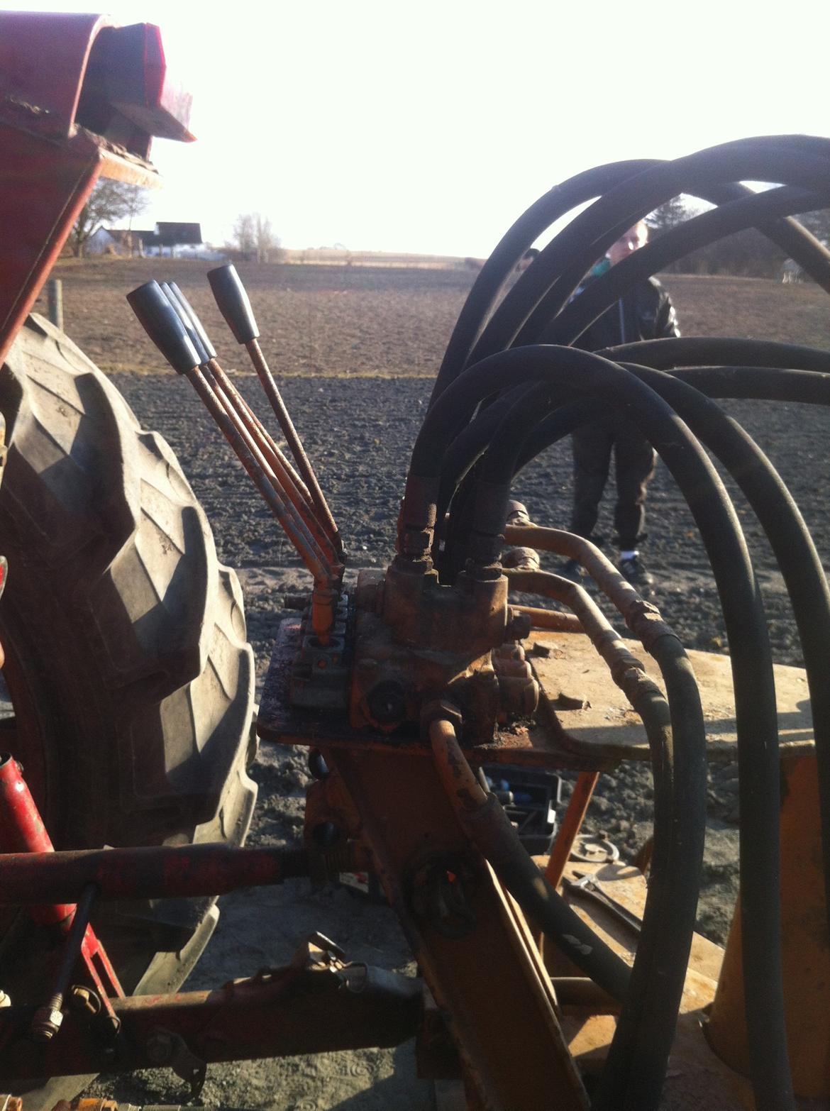 Volvo Bm 650 T - Rendegraver - JCB - Masser af slanger til den gamle arm der.  billede 5