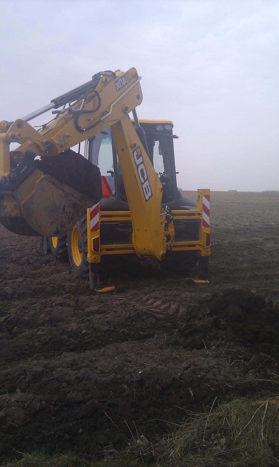Volvo Bm 650 T - Rendegraver - JCB - Så bliver der gravet billede 32