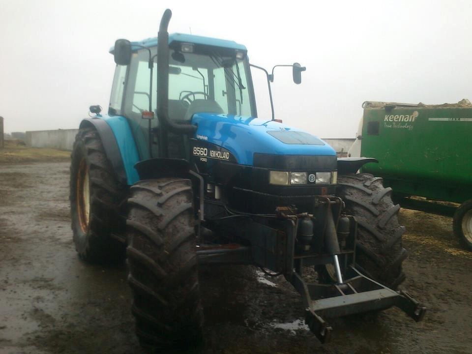 New Holland 8560- Låne Traktor.  - Ny vasket efter et par dage med mudret forager og stubharven billede 21