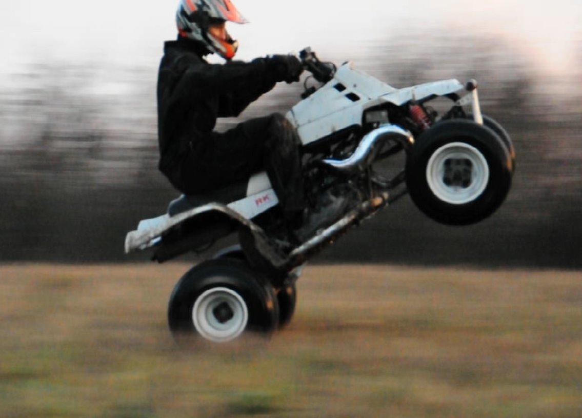 Mine maskiner. Simplicity Havetraktor, Yamaha Quad / Atv. - Four strokes is like tampons, every pussy has one!
Derfor altid totakt!! billede 41