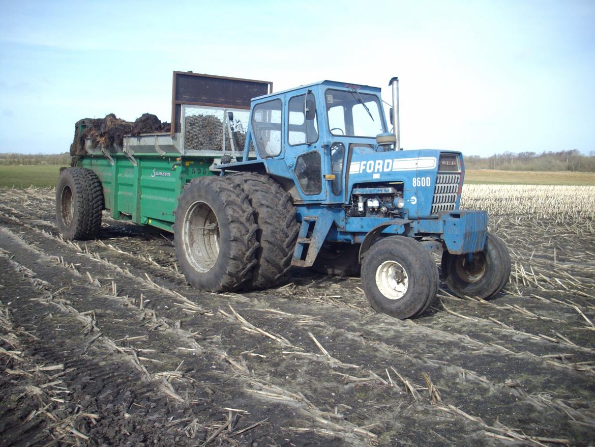 Ford 8600 billede 3
