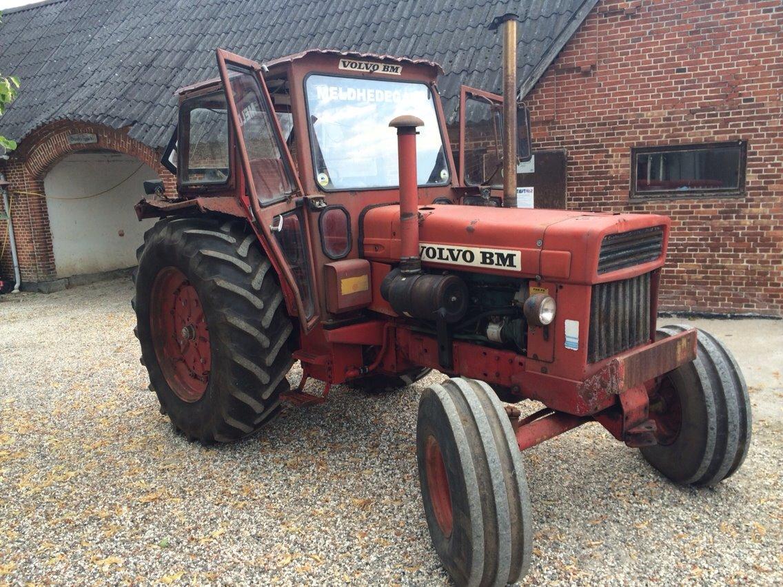 Volvo bm 810 fra start til nu - Nu var den da til at sidde i uden at skulle være rundt i gammel ensilage og halm. billede 10