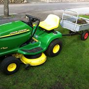 John Deere LT166