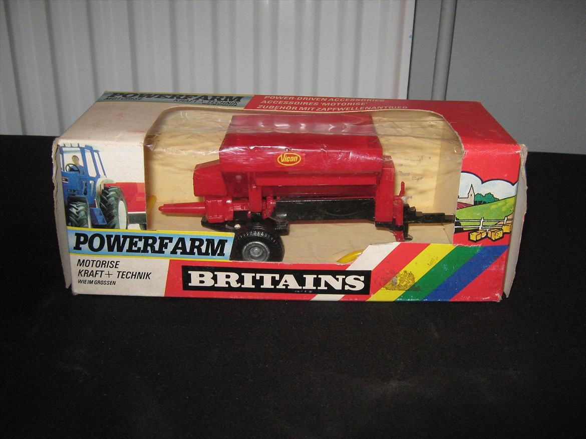 modeltraktor redskaber - britains vicon towed vari - spreader powerfarm (1987-1991) billede 7
