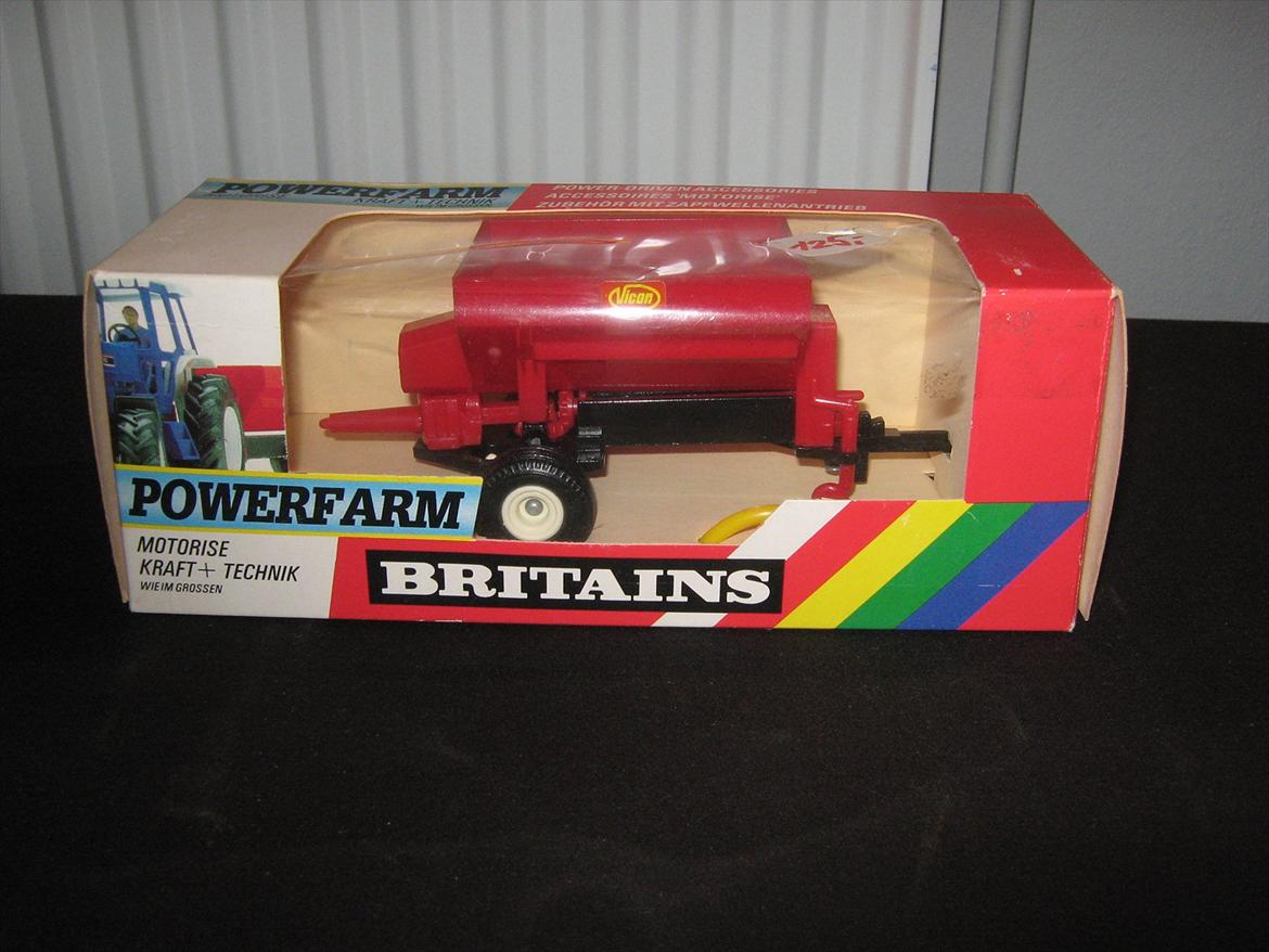 modeltraktor redskaber - britains vicon towed vari - spreader powerfarm (1987-1991) billede 6
