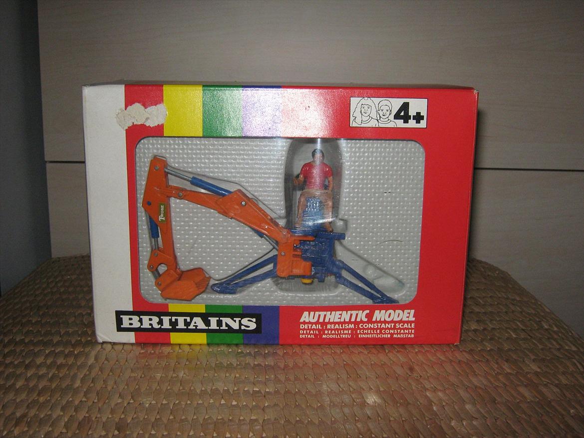 modeltraktor redskaber - britains rear mounted digger (1984-?) billede 15