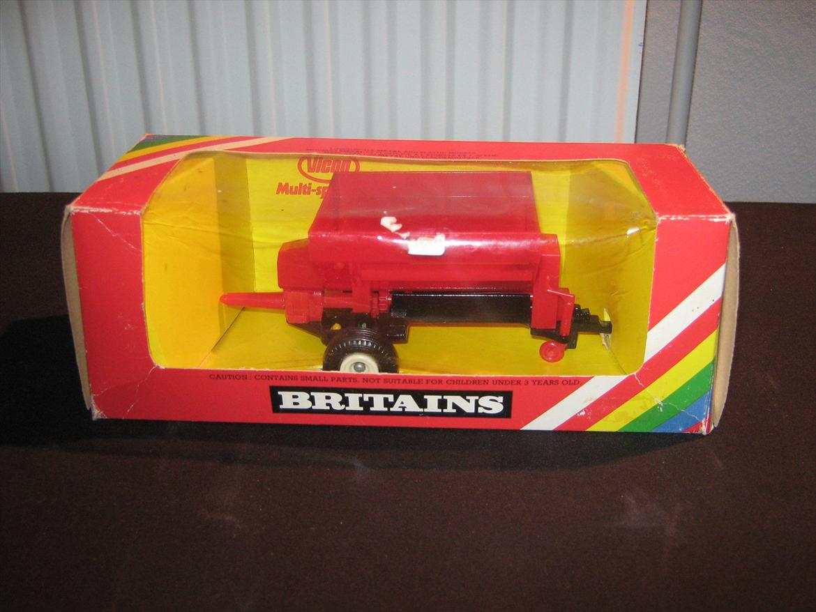 modeltraktor redskaber - britains vicon towed vari - spreader (1984-?) billede 18