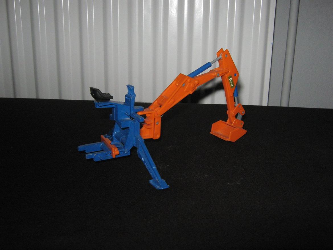 modeltraktor redskaber - britains rear mounted digger (1984-?) billede 51