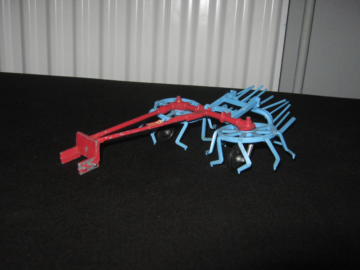 modeltraktor redskaber - britains lely snipe rotaty tedder billede 55
