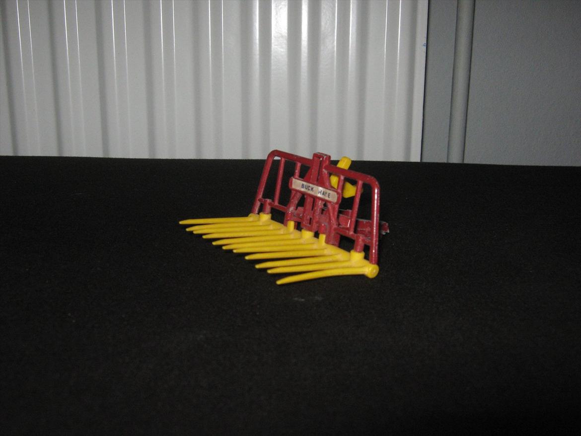 modeltraktor redskaber - britains buckrake billede 59