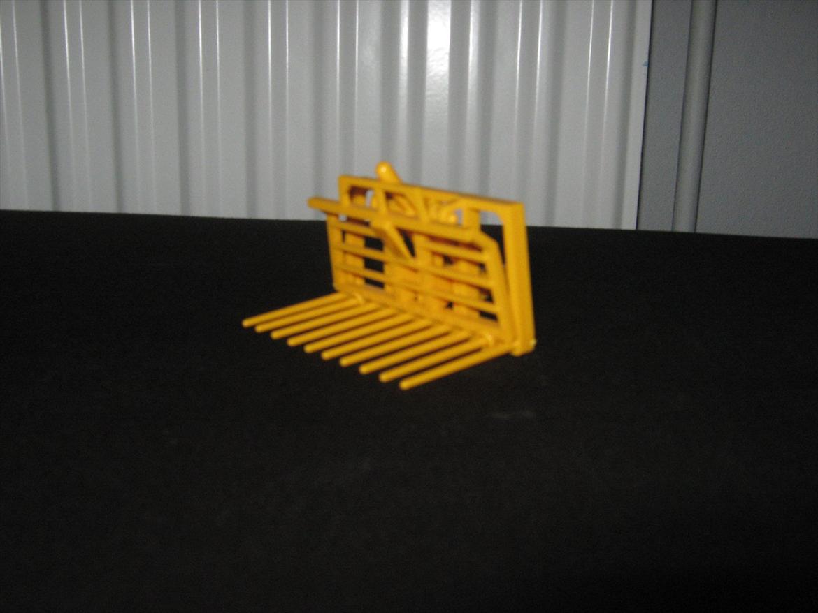 modeltraktor redskaber - britains push - off buckrake (1982-1988) billede 60