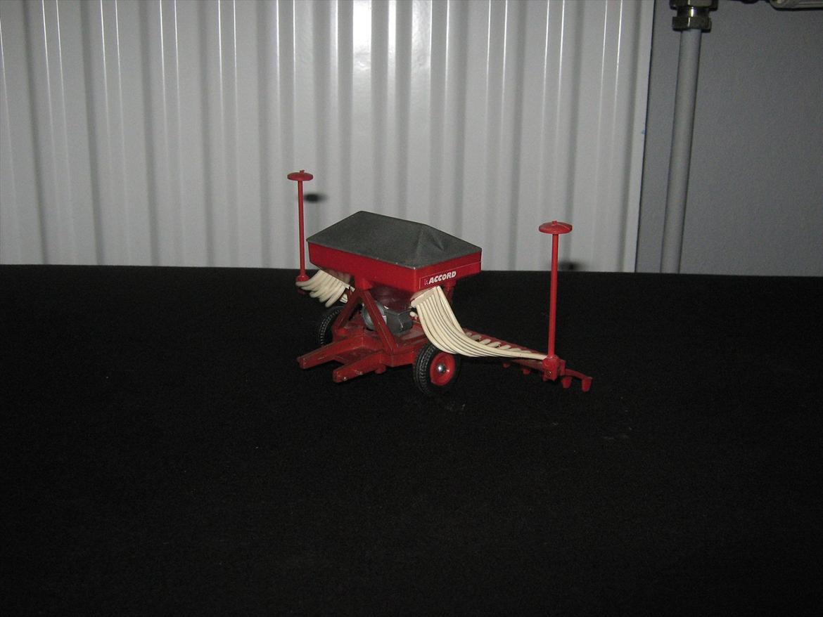 modeltraktor redskaber - britains accord seed drill (1987-?) billede 61