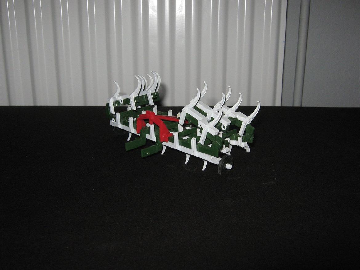 modeltraktor redskaber - britains fold - up cultivator (1982-?) billede 67