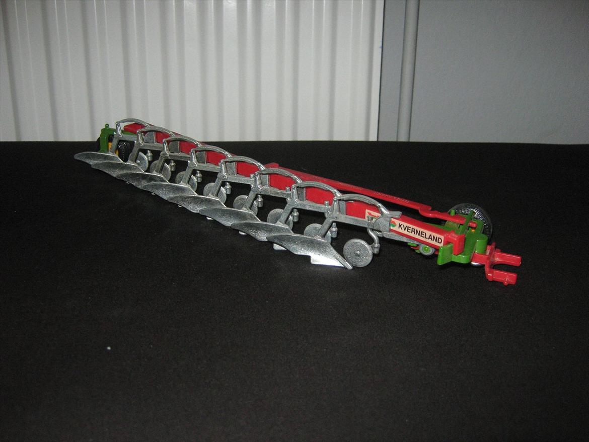 modeltraktor redskaber - britains kverneland vari - width plough (1985-1990) billede 72