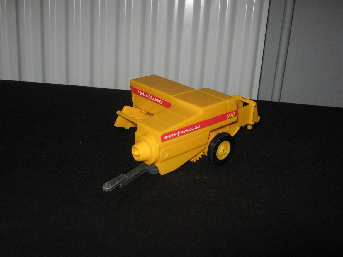 modeltraktor redskaber - britains new holland 930 baler (1985-2000) billede 75