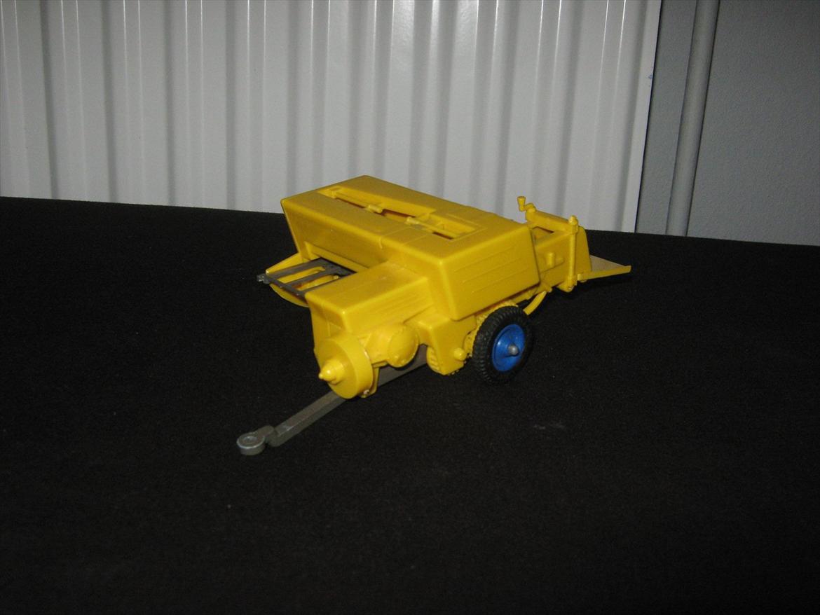 modeltraktor redskaber - britains hay baler bomfords bl58 (1967-1976) billede 81