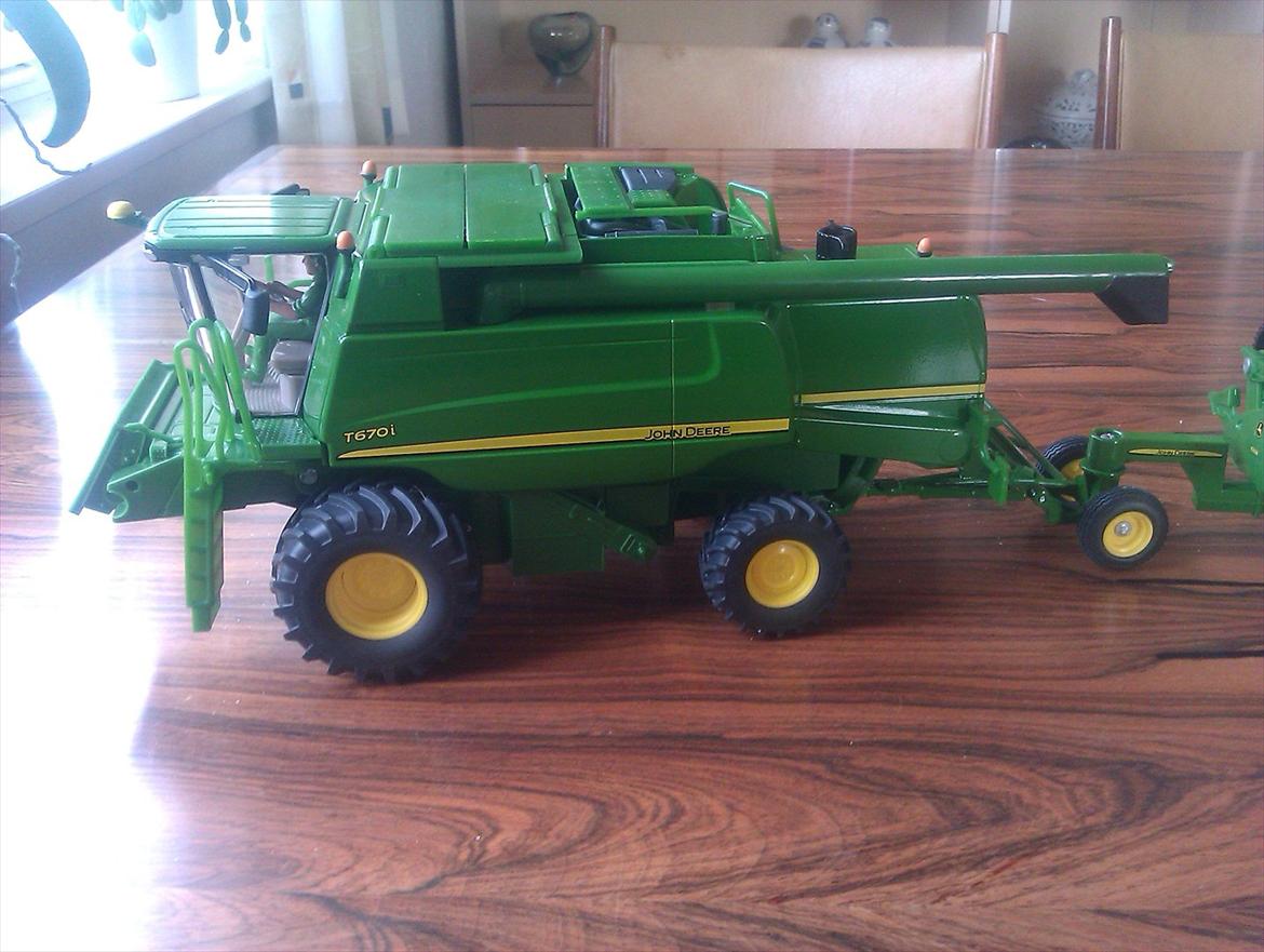  model traktor 1:32 billede 17