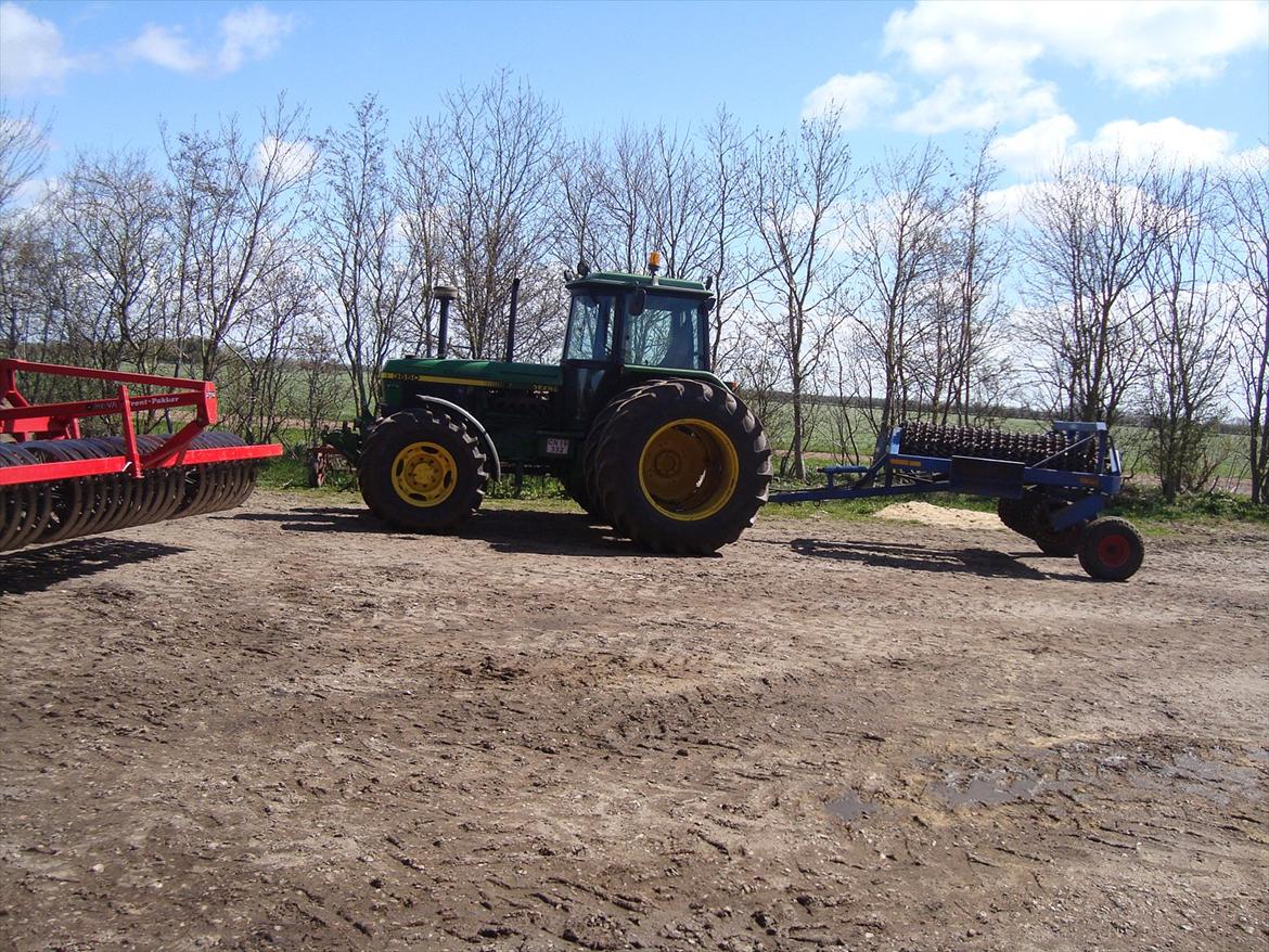 John Deere traktorer - Tromling før og efter såsættet. Forår 2011 billede 30