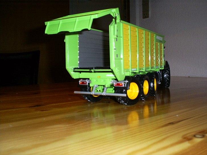 1/32 Modeltraktor billede 8