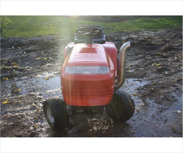 Min gamle havetraktor  - Min havetraktor en Jonsered lt 13 byttet billede 1