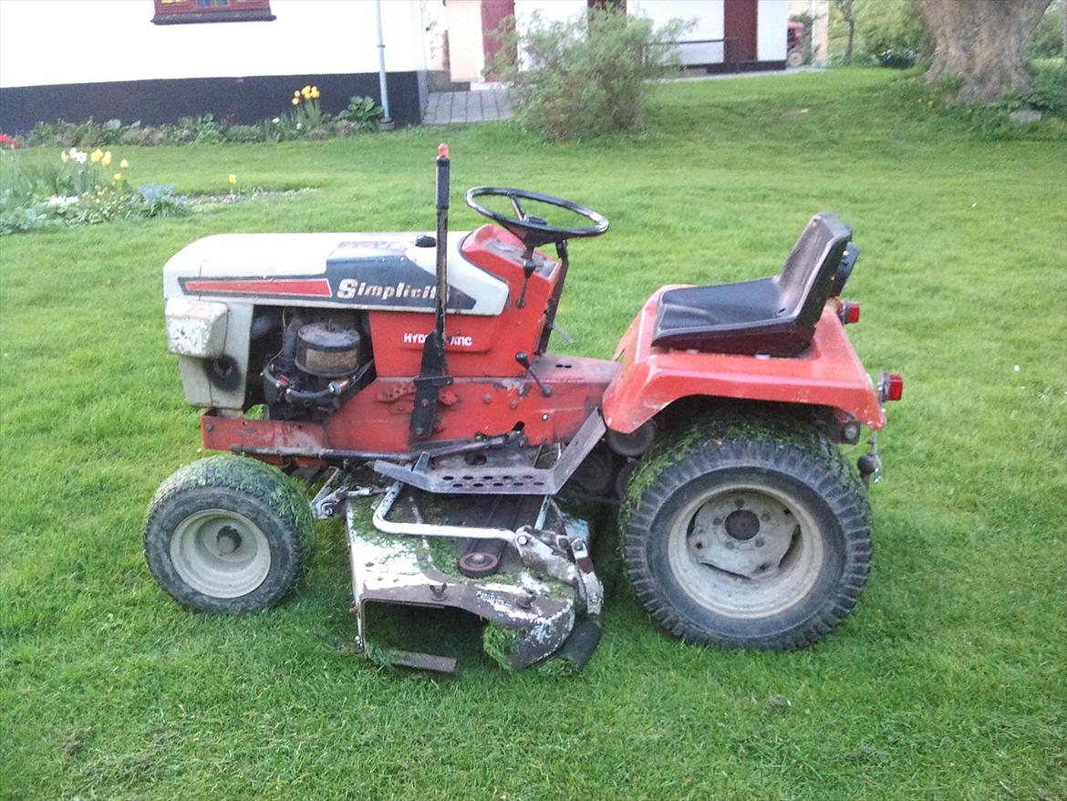 Mine maskiner. Simplicity Havetraktor, Yamaha Quad / Atv. - Og så flyver der græs fem meter væk billede 2