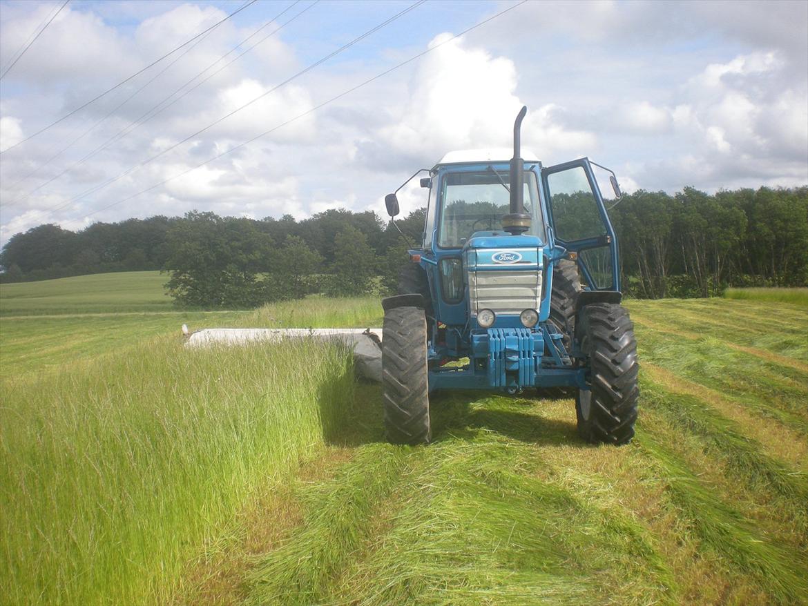 Æ Ford gods 2 - Skårlægning med Ford 8210 og 3 meter Kuhn billede 25