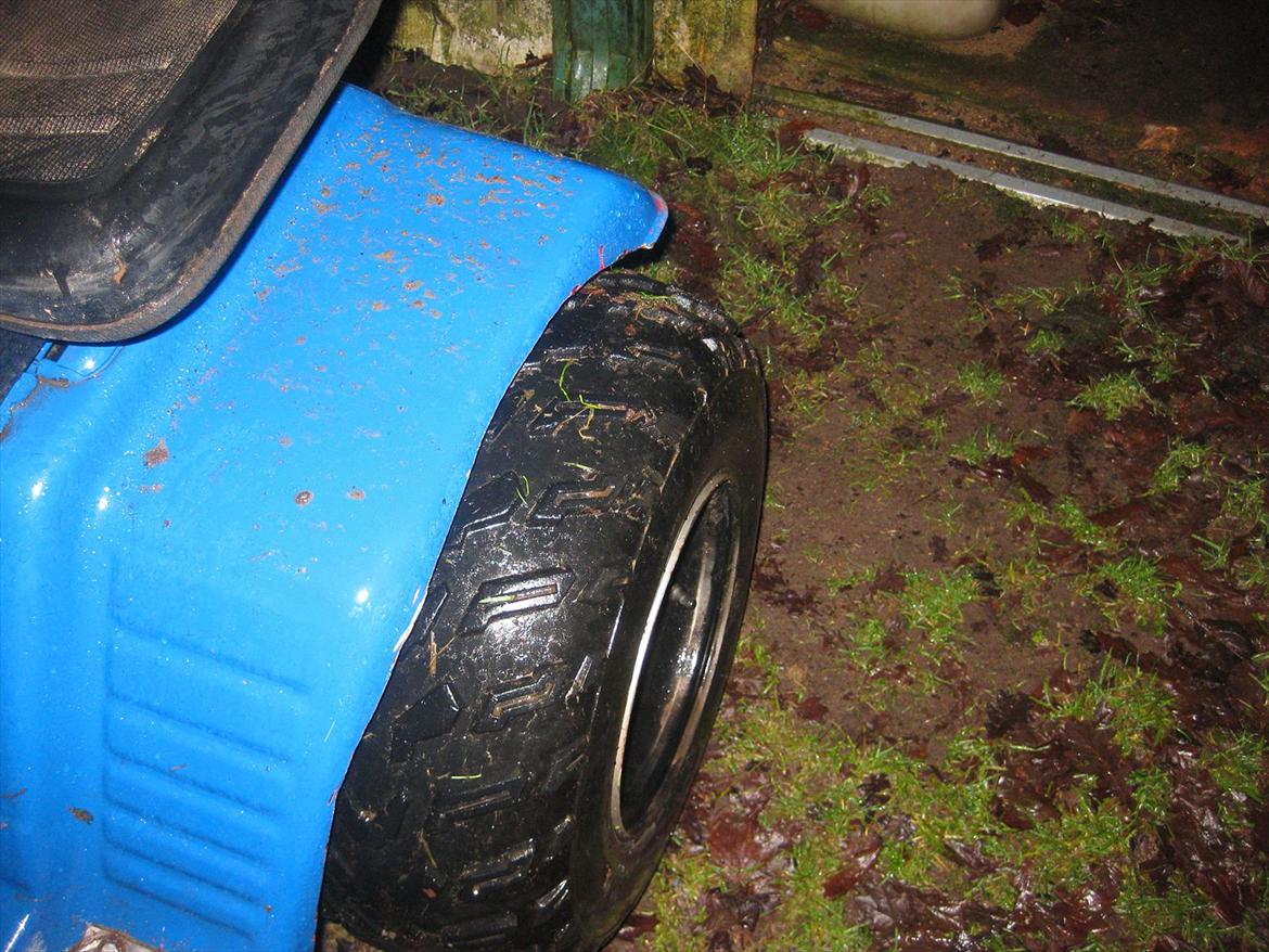 Min gamle havetraktor - Har skåret 5 centimeter af skærmkanten :) billede 5