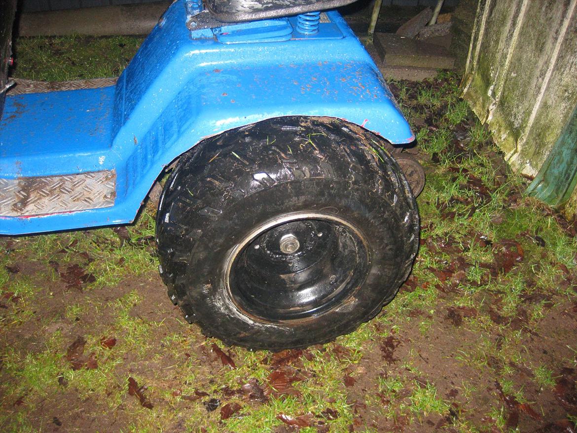 Min gamle havetraktor - Der er æ møj plads ;) billede 6