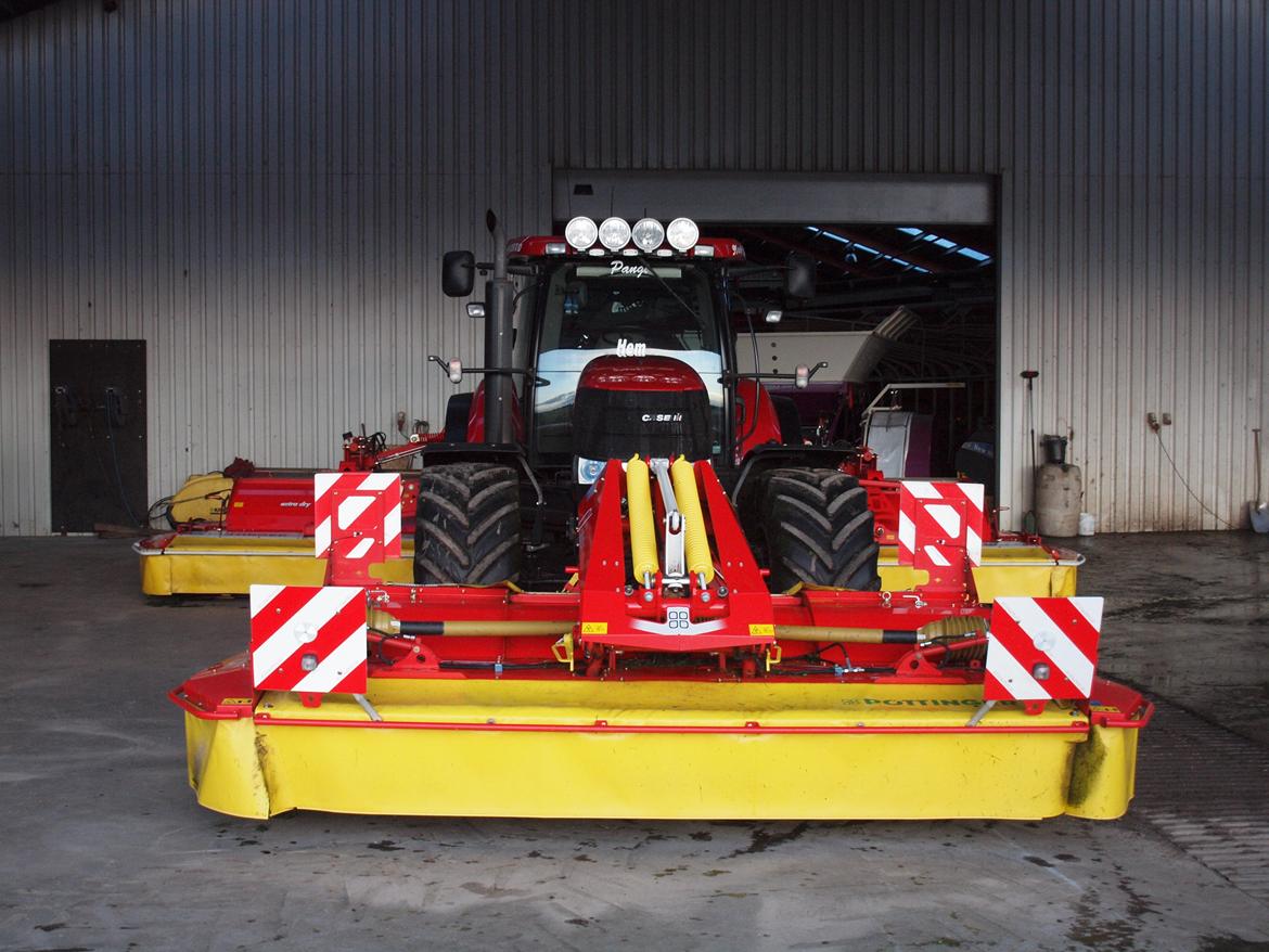 Martin Børsting Maskinstation  - Case IH Puma 225 CVX med Pöttinger butterfly i vaskehallen  billede 14