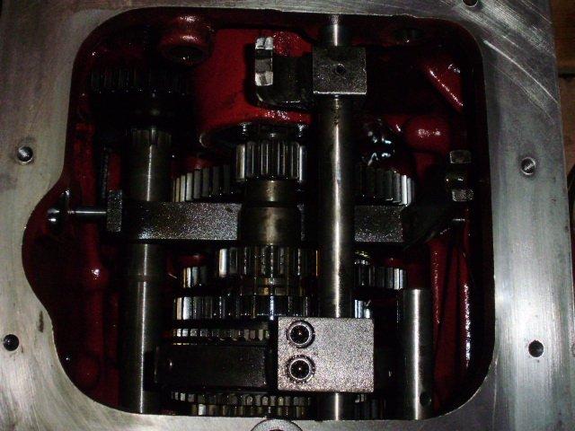 Lettere renovering af IH 844-S - Set fra oven. billede 32