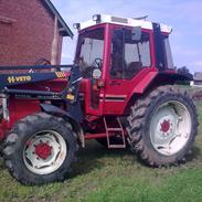 International Harvester 844XL