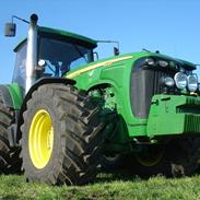 John Deere 8220