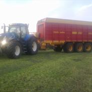 New Holland t8050