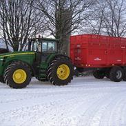 John Deere 8230