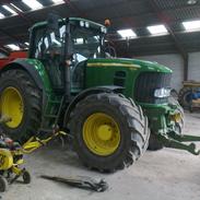 John Deere 7530