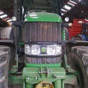 John Deere 7530