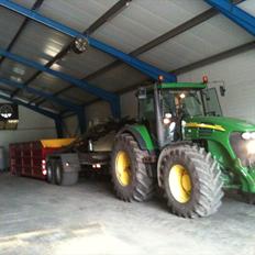 John Deere 7920