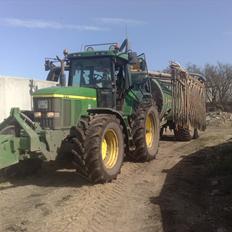 John Deere 7810