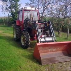 International Harvester 844XL
