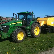 John Deere 7820