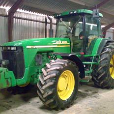 John Deere 8110