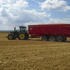John Deere 4055