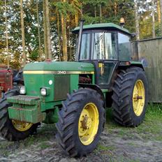 John Deere 3140