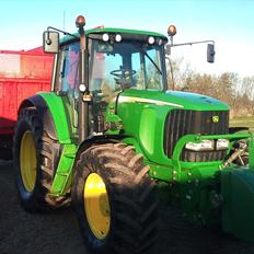 John Deere 6920
