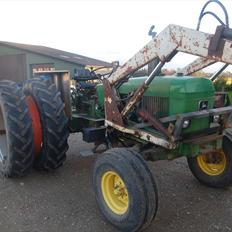 John Deere 2130
