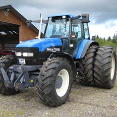 New Holland TM 165