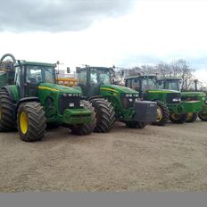 John Deere 8220